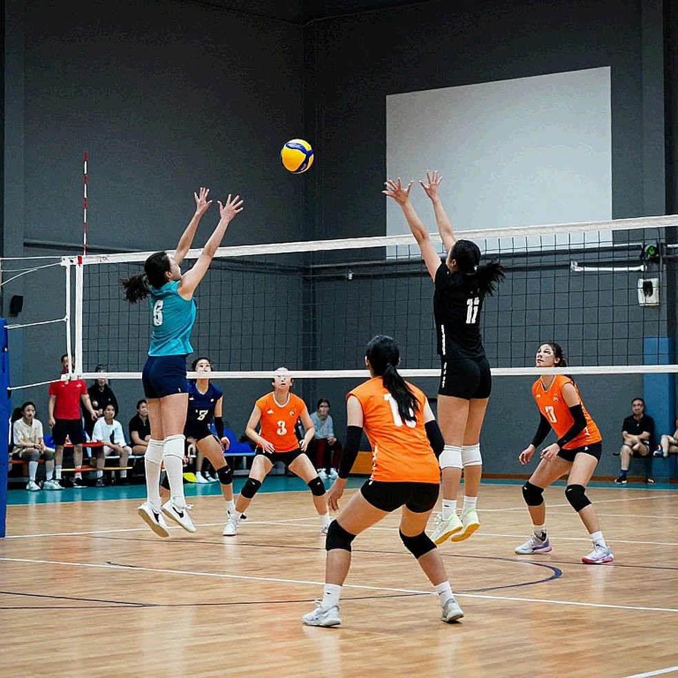Bóng chuyền nữ Việt Nam: Lối chơi phòng thủ 5 người đang bị hiểu sai như thế nào? Bóng chuyền nữ Việt Nam: Lối chơi phòng thủ 5 người đang bị hiểu sai như thế nào?