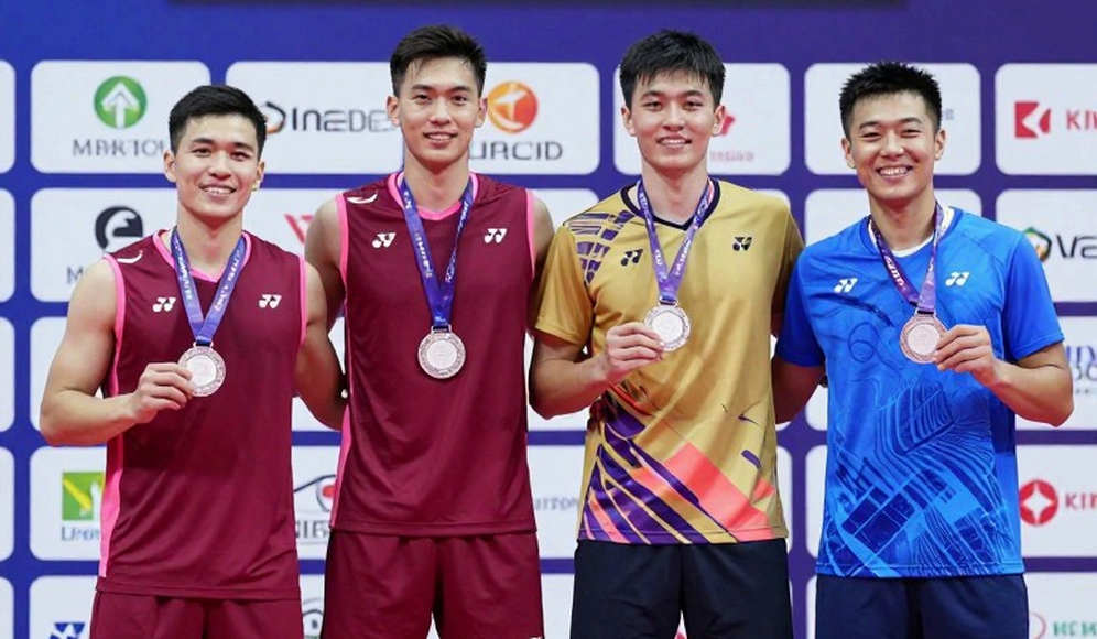 Kunlavut Vitidsarn, tỷ số 21-12 và 21-16, và lý do Loh Kean Yew không có game thứ ba