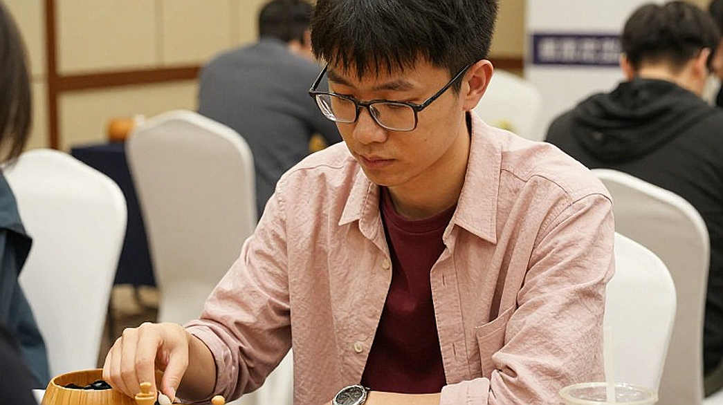 9...a5 và khoảng trống mang tên ChessMom: bên trong một đĩa DVD khai cuộc Vua Ấn Độ