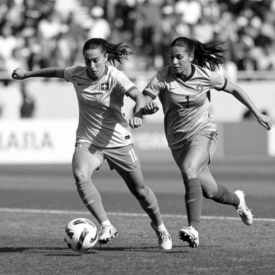 Hàng ba trung vệ ở V-League: tấm khiên che ghế huấn luyện viên Hàng ba trung vệ ở V-League: tấm khiên che ghế huấn luyện viên