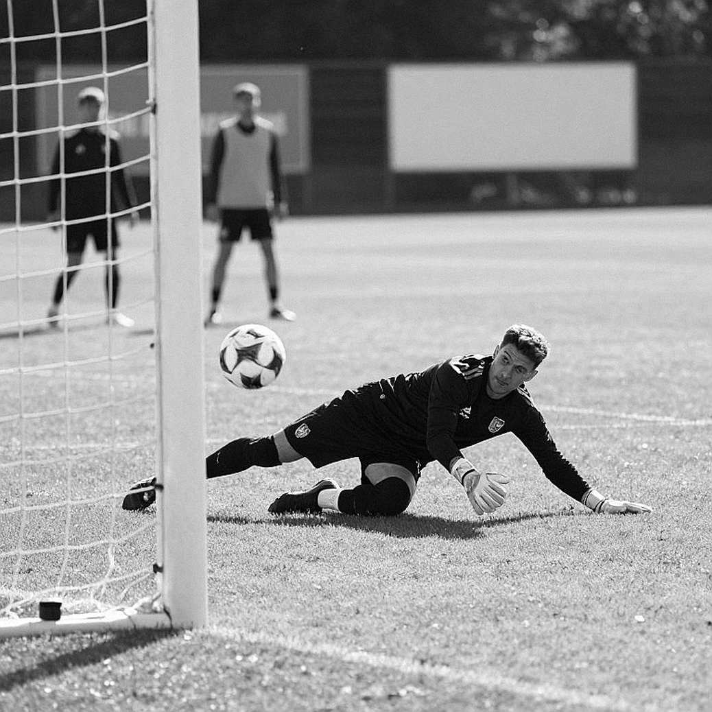Sổ sách V.League giữa mùa chuyển nhượng: khoảng trống giữa con số công bố và dòng tiền thật